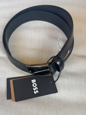 BOSS Black Leather Men's Belt with square Black Buckle